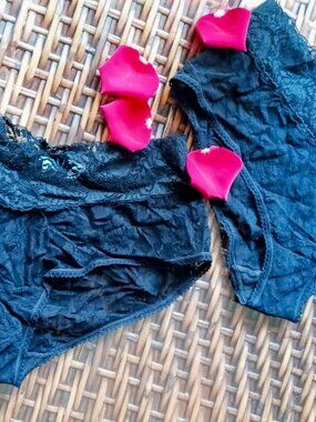 Pretty Sexy Vintage Enchanted Black Lace Panties x2 Excellent Condition!